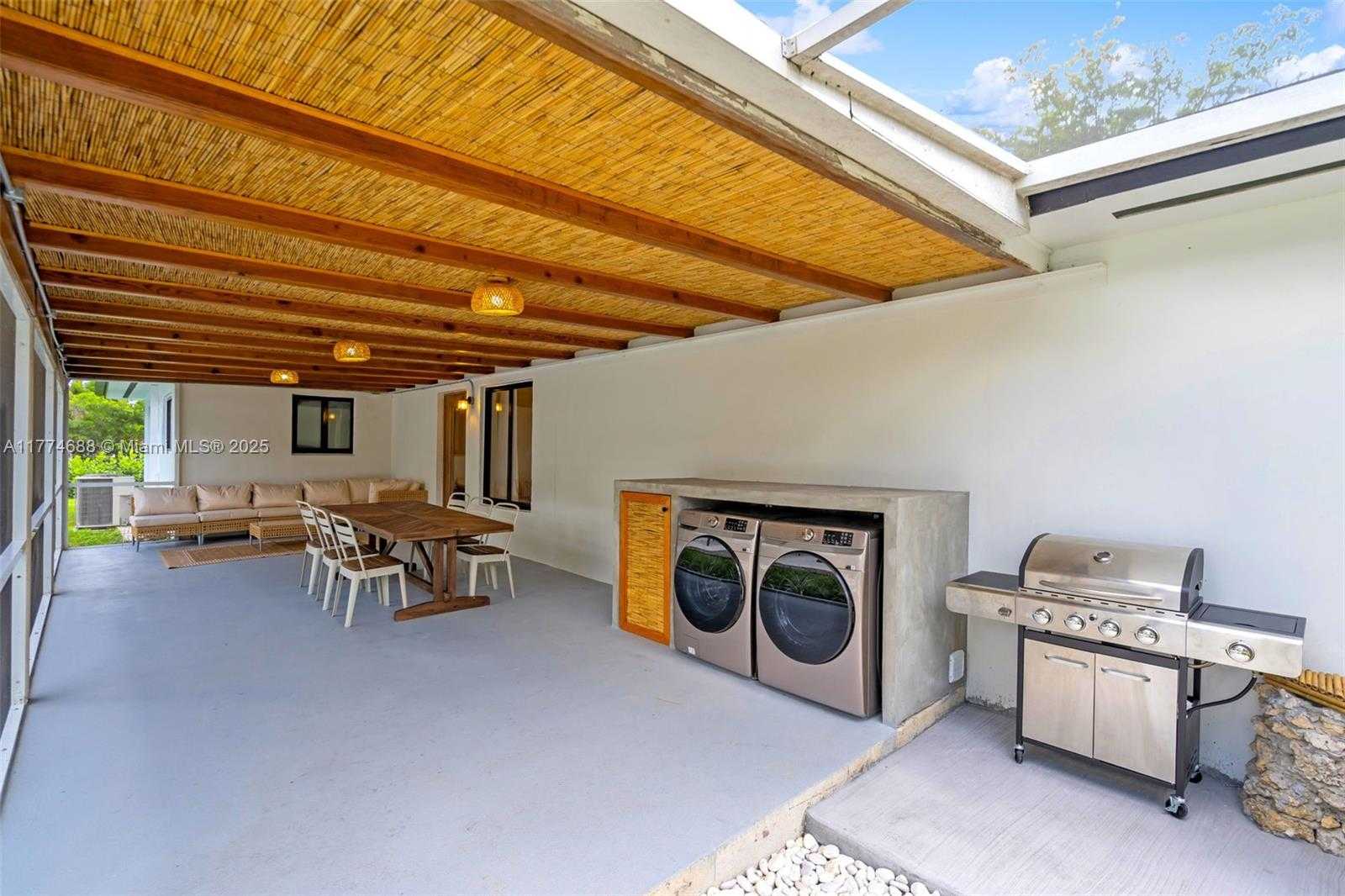 Small Image of 535 NORTH BISCAYNE RIVER DR #1, Miami Number 42