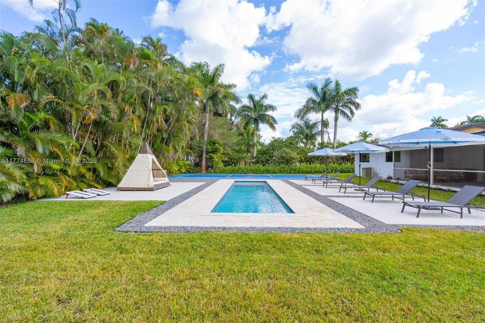 Small Image of 535 NORTH BISCAYNE RIVER DR #1, Miami Number 45