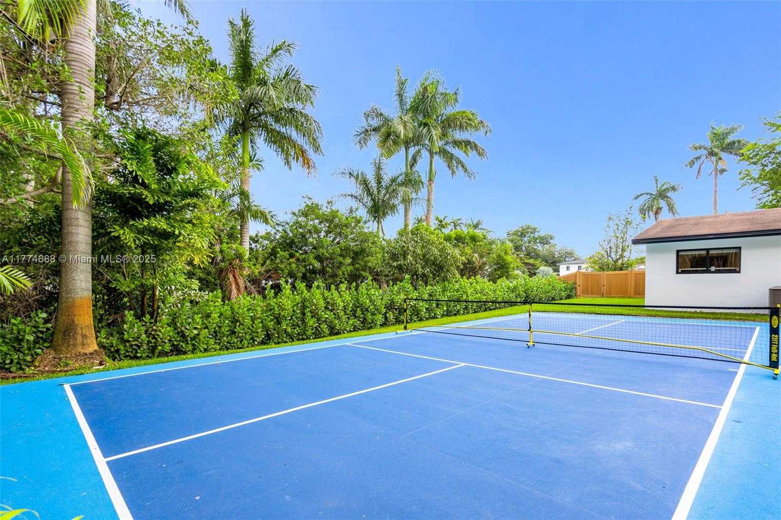 Small Image of 535 NORTH BISCAYNE RIVER DR #1, Miami Number 48