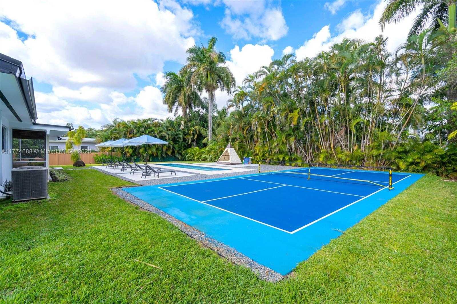 Small Image of 535 NORTH BISCAYNE RIVER DR #1, Miami Number 49