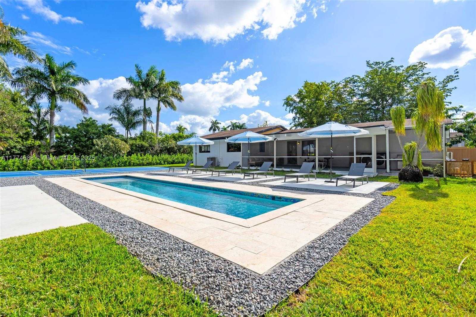 Small Image of 535 NORTH BISCAYNE RIVER DR #1, Miami Number 53