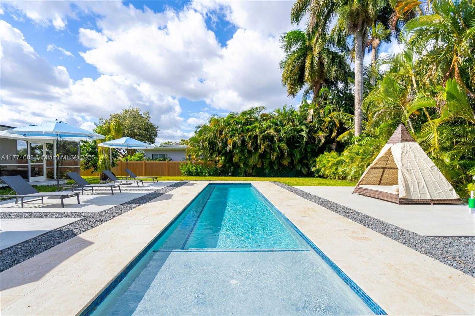 Small Image of 535 NORTH BISCAYNE RIVER DR #1, Miami Number 54