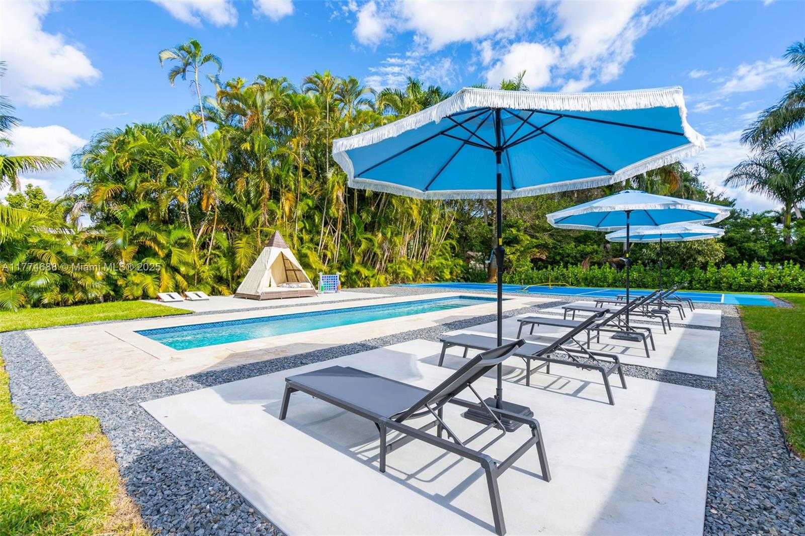 Small Image of 535 NORTH BISCAYNE RIVER DR #1, Miami Number 55