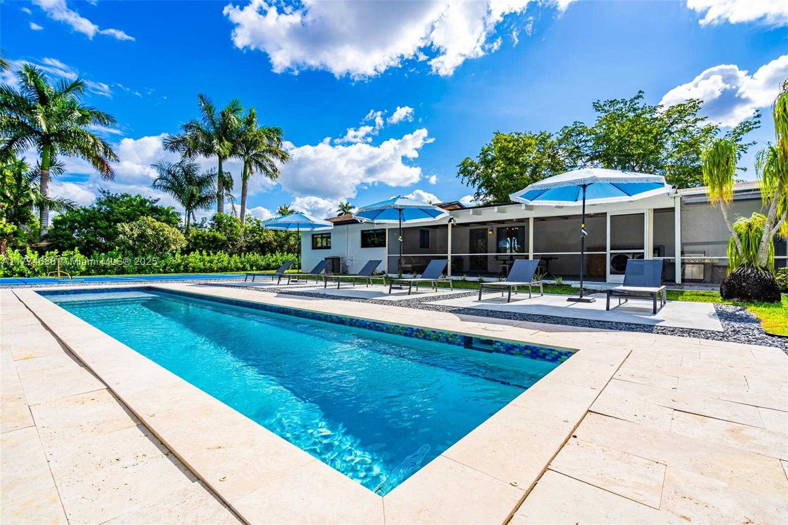 Small Image of 535 NORTH BISCAYNE RIVER DR #1, Miami Number 56