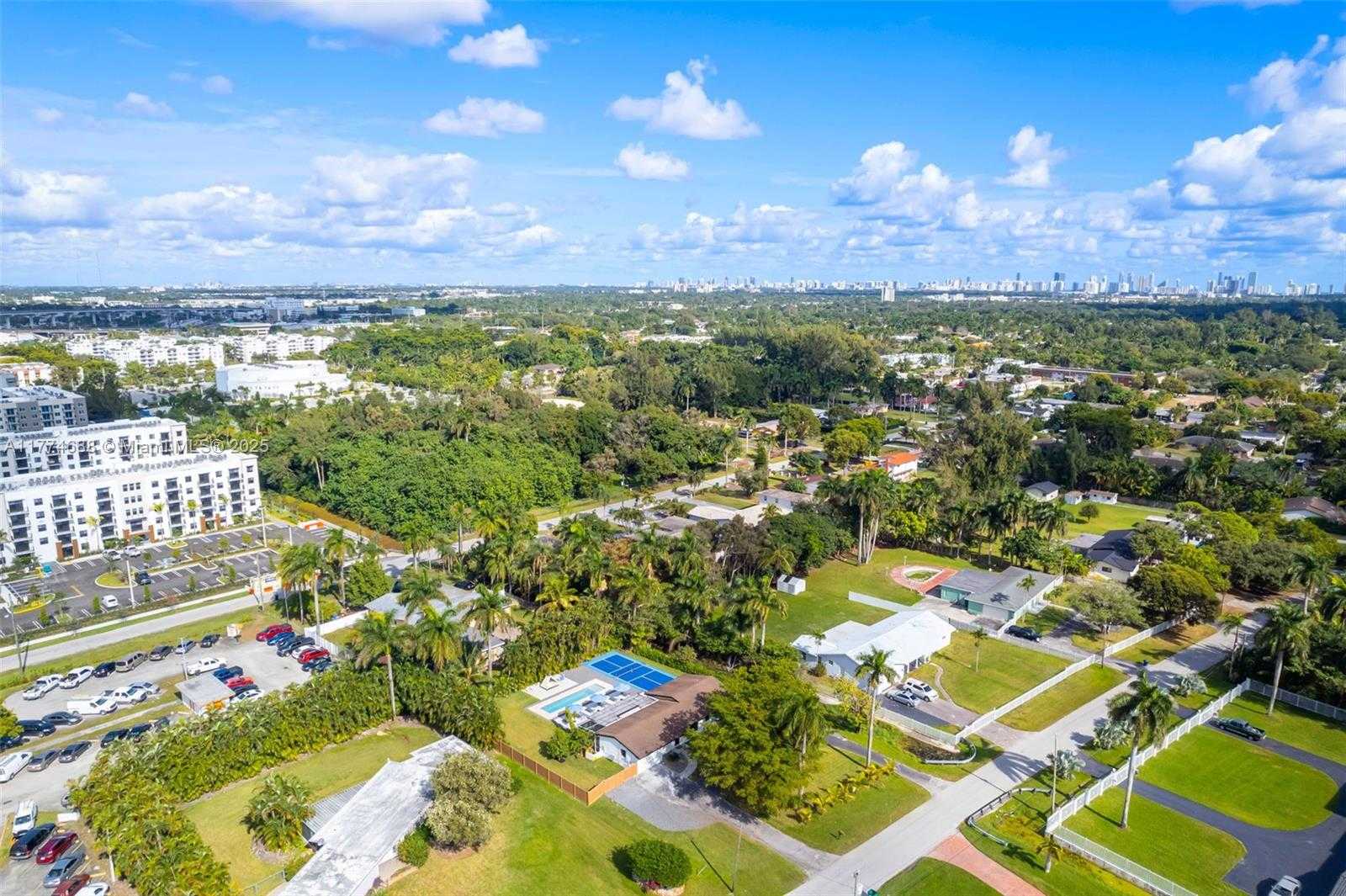 Small Image of 535 NORTH BISCAYNE RIVER DR #1, Miami Number 61