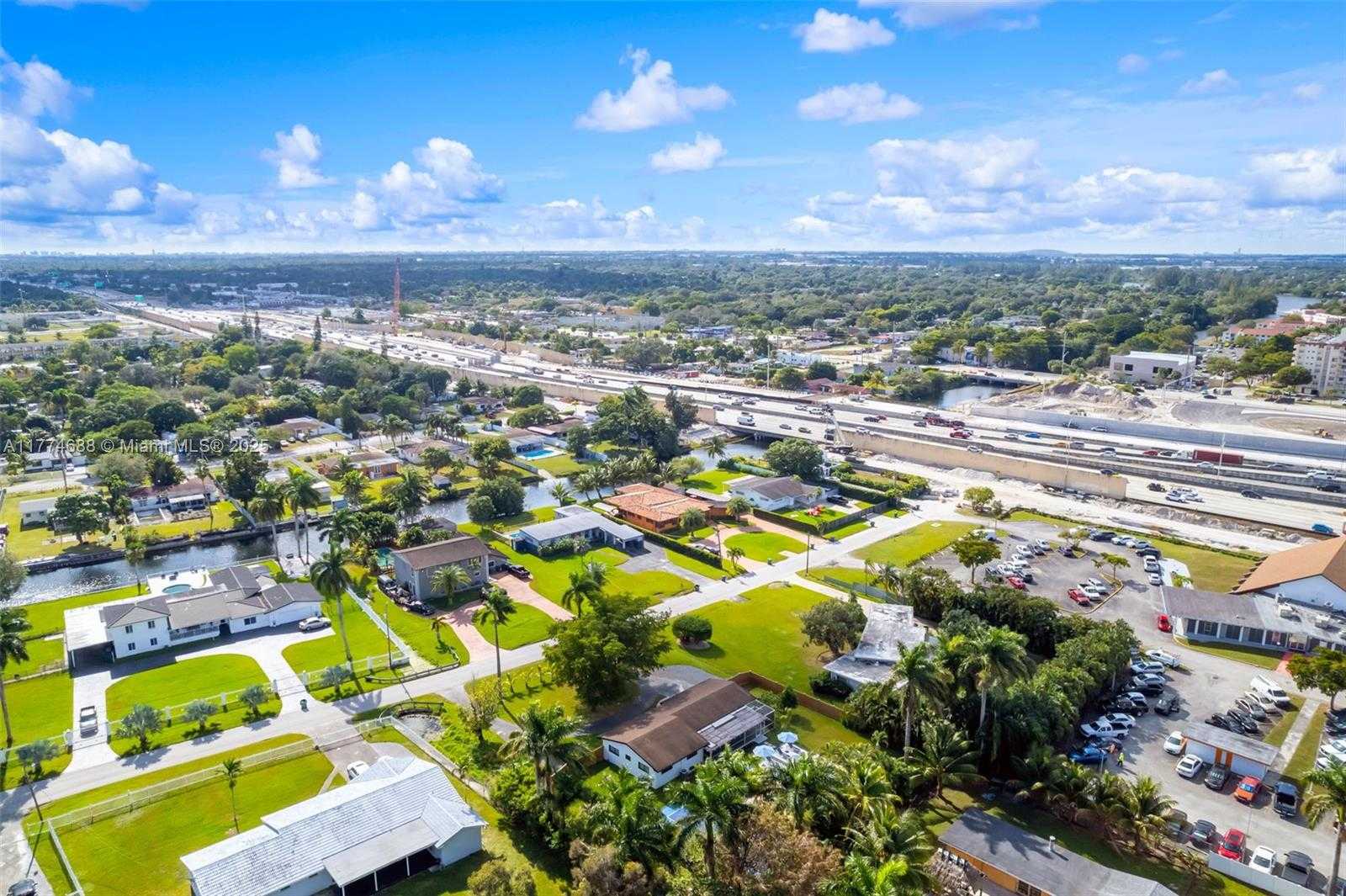 Small Image of 535 NORTH BISCAYNE RIVER DR #1, Miami Number 64