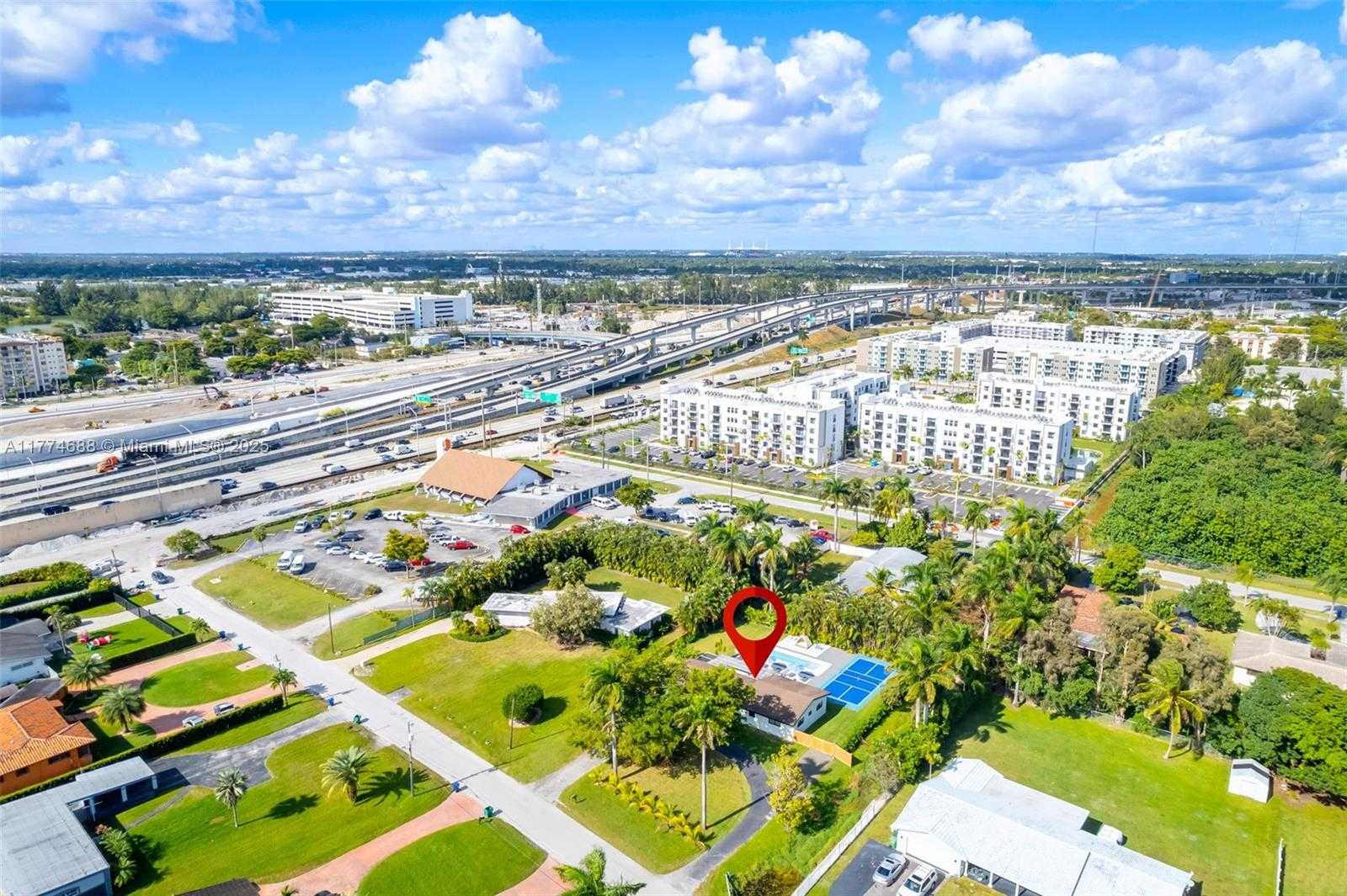 Small Image of 535 NORTH BISCAYNE RIVER DR #1, Miami Number 65