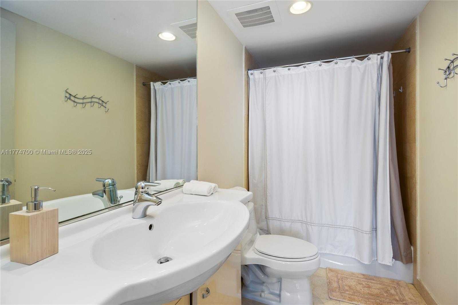 Small Image of 1830 SOUTH OCEAN DR #2104, Hallandale Beach Number 28