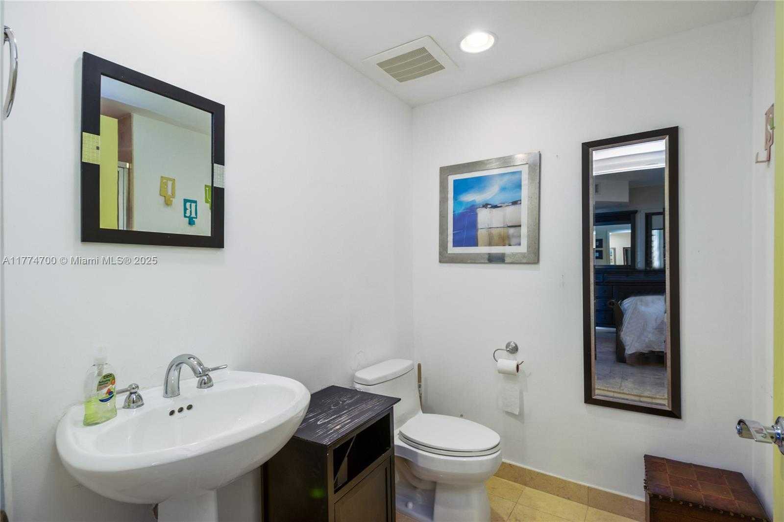 Small Image of 1830 SOUTH OCEAN DR #2104, Hallandale Beach Number 29