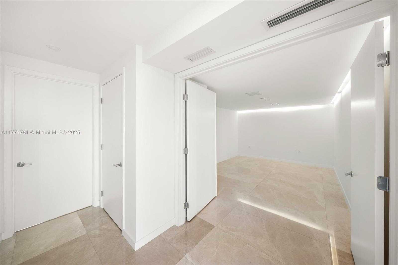 Small Image of 1500 BAY RD #N-0901, Miami Beach Number 14