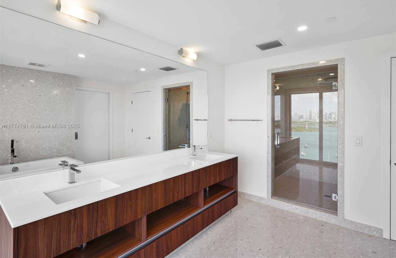 Small Image of 1500 BAY RD #N-0901, Miami Beach Number 22