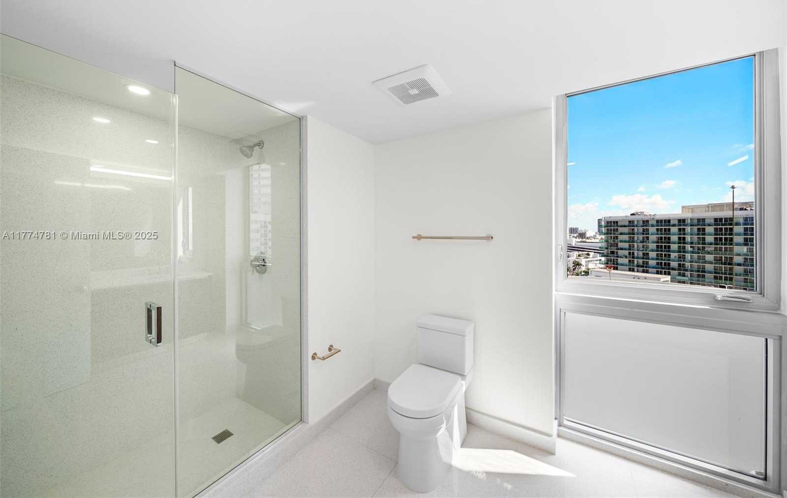 Small Image of 1500 BAY RD #N-0901, Miami Beach Number 32