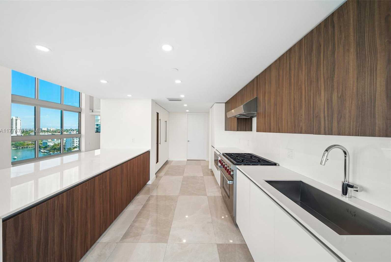 Small Image of 1500 BAY RD #N-0901, Miami Beach Number 9
