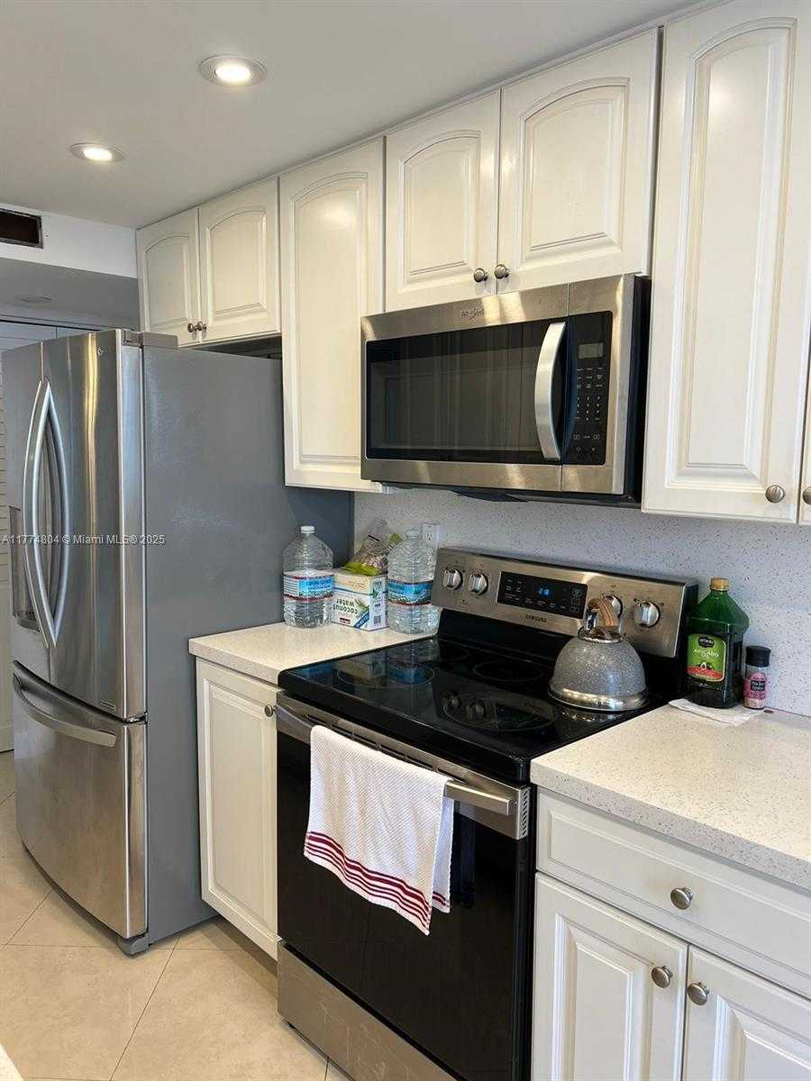 Small Image of 290 174TH ST #902, Sunny Isles Beach Number 5