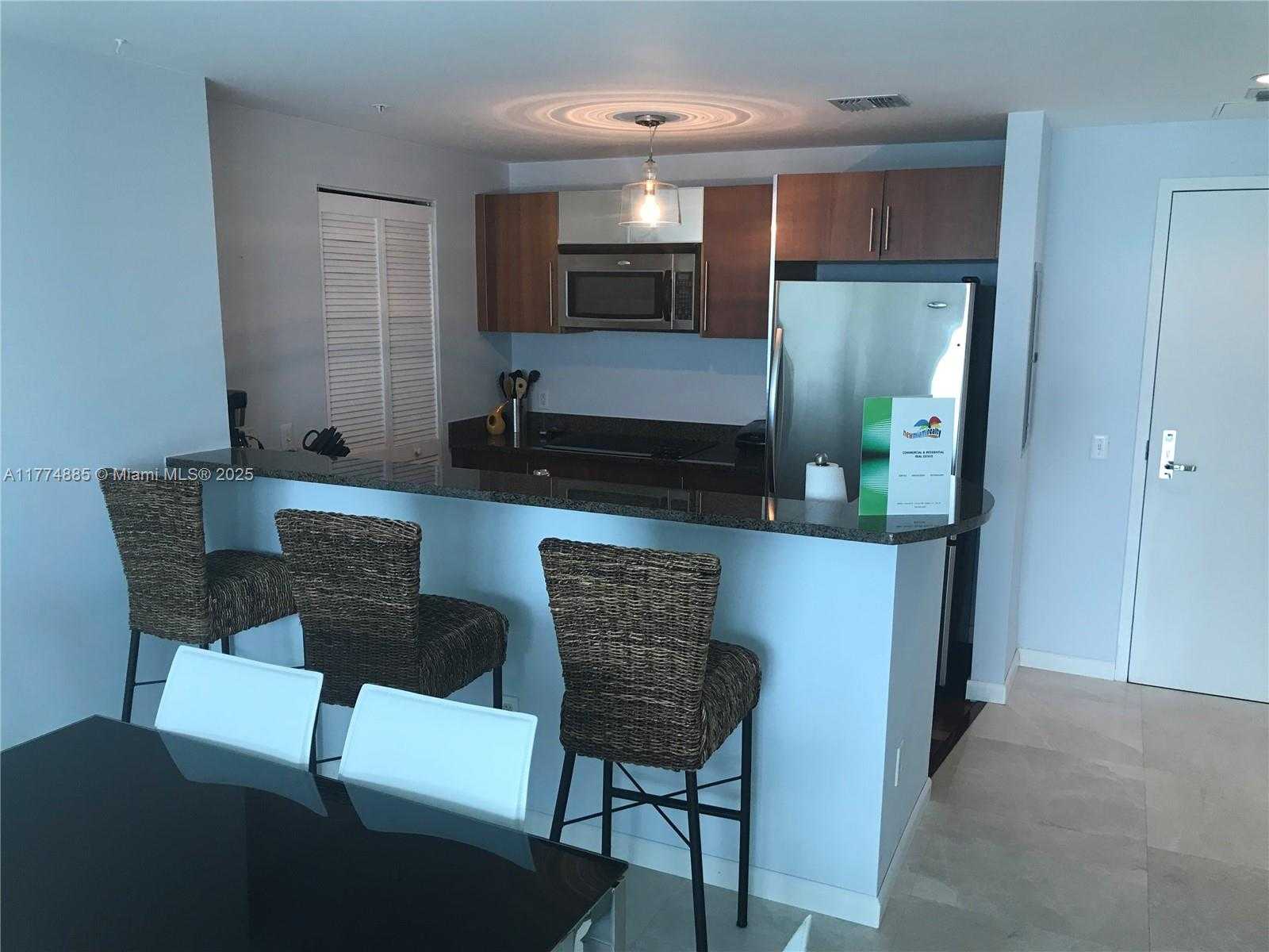 Small Image of 300 SOUTH BISCAYNE BLVD #T-3106, Miami Number 5