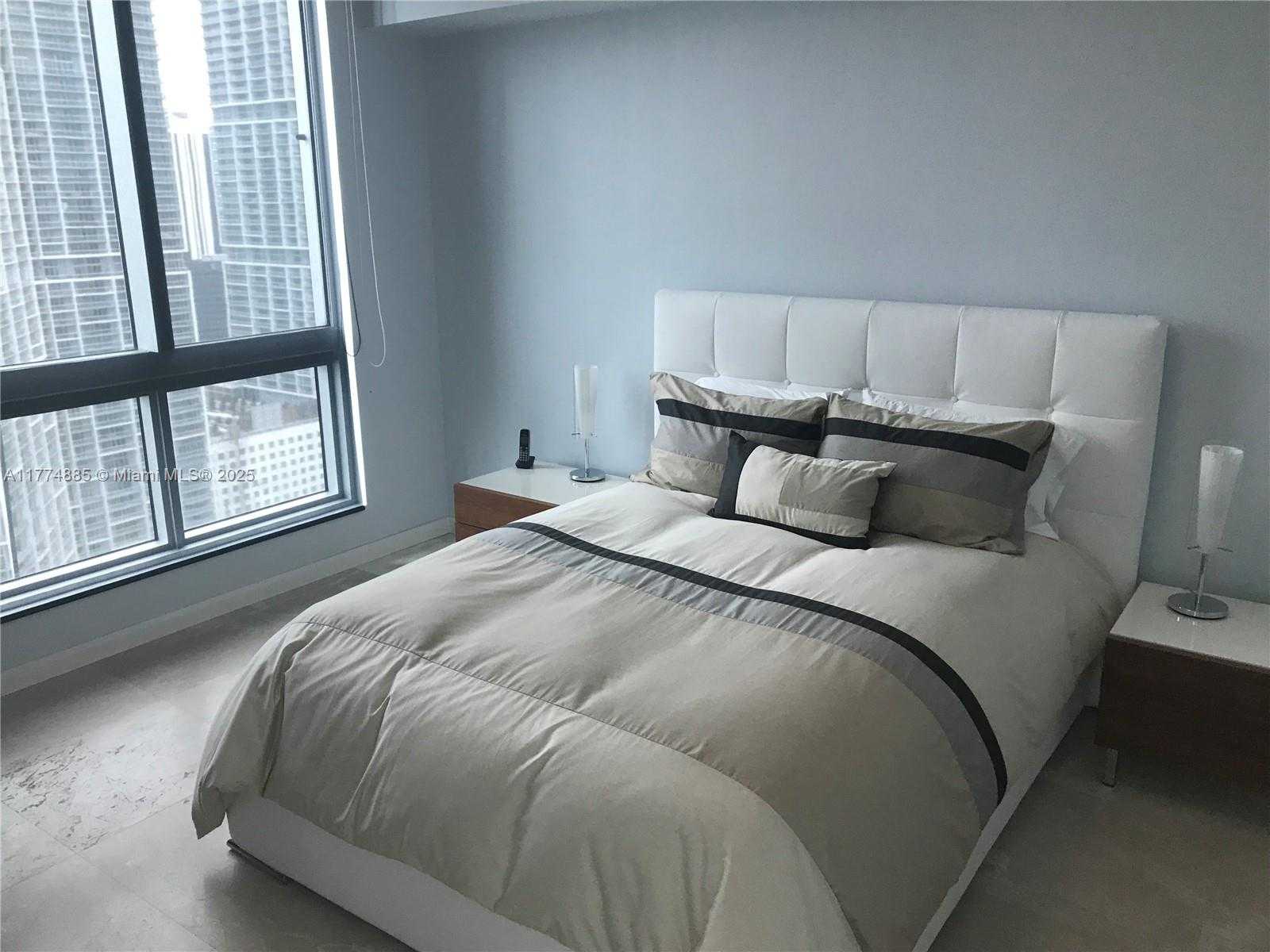 Small Image of 300 SOUTH BISCAYNE BLVD #T-3106, Miami Number 9