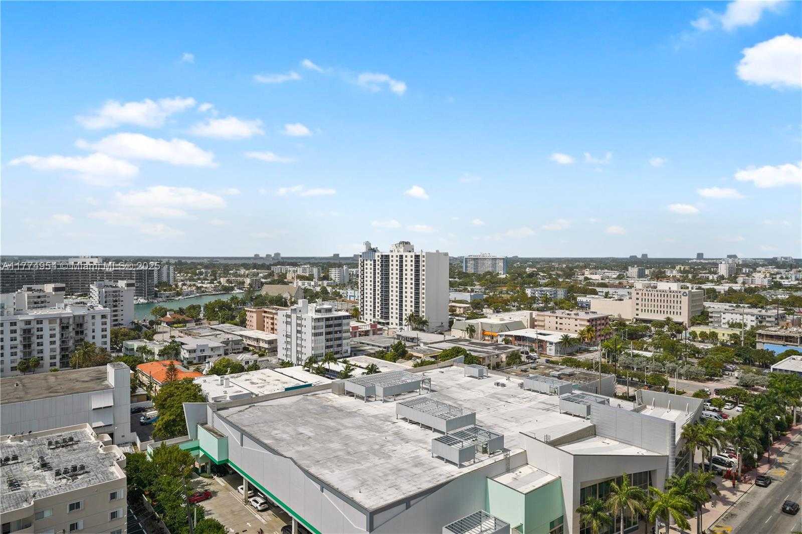 Small Image of 6799 COLLINS AVE #1506, Miami Beach Number 18