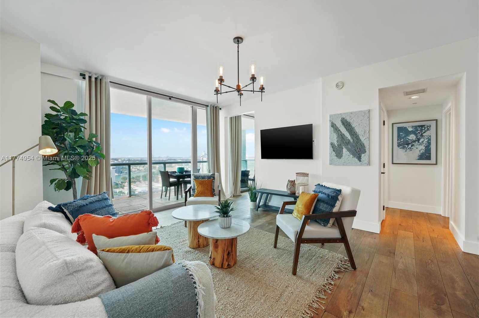 Small Image of 6799 COLLINS AVE #1506, Miami Beach Number 2