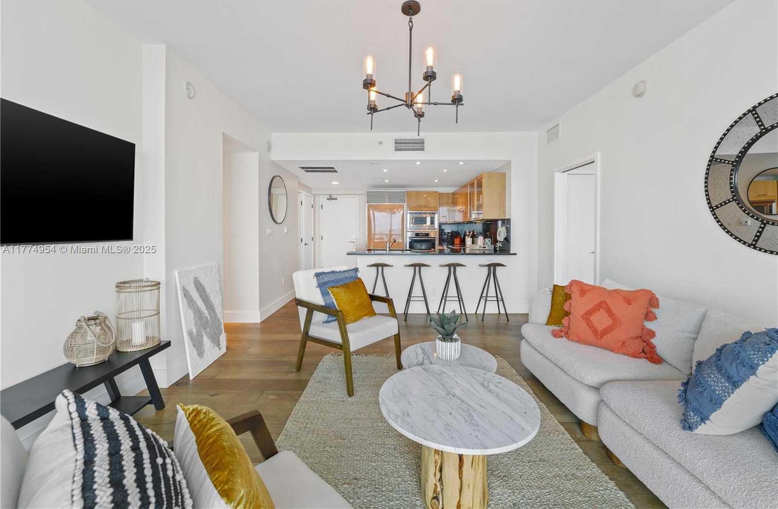 Small Image of 6799 COLLINS AVE #1506, Miami Beach Number 21