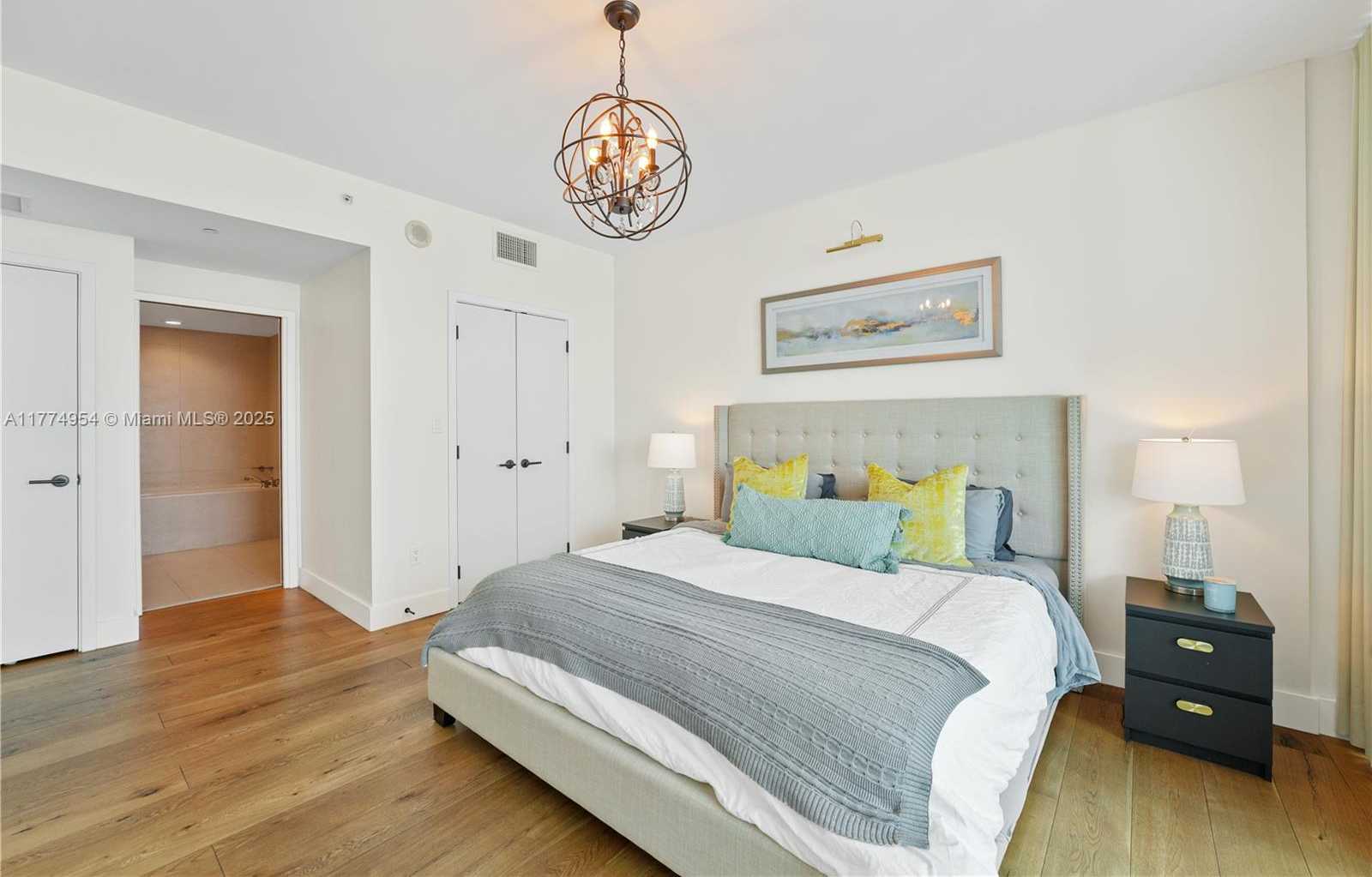 Small Image of 6799 COLLINS AVE #1506, Miami Beach Number 26