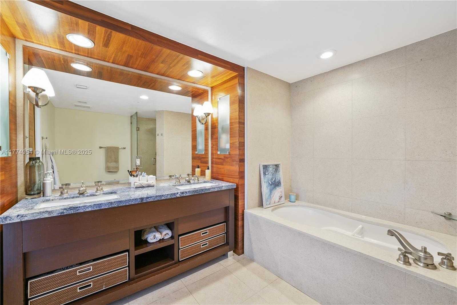 Small Image of 6799 COLLINS AVE #1506, Miami Beach Number 27