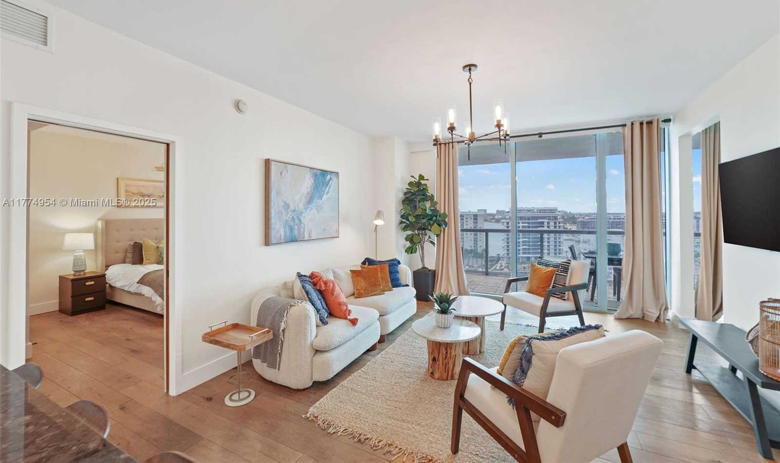 Small Image of 6799 COLLINS AVE #1506, Miami Beach Number 31