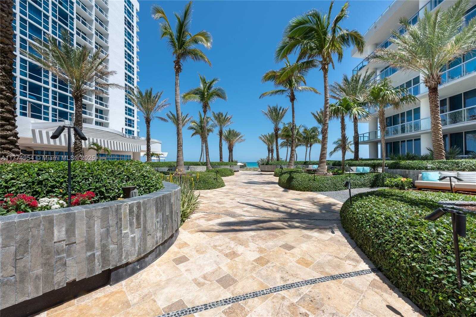 Small Image of 6799 COLLINS AVE #1506, Miami Beach Number 35