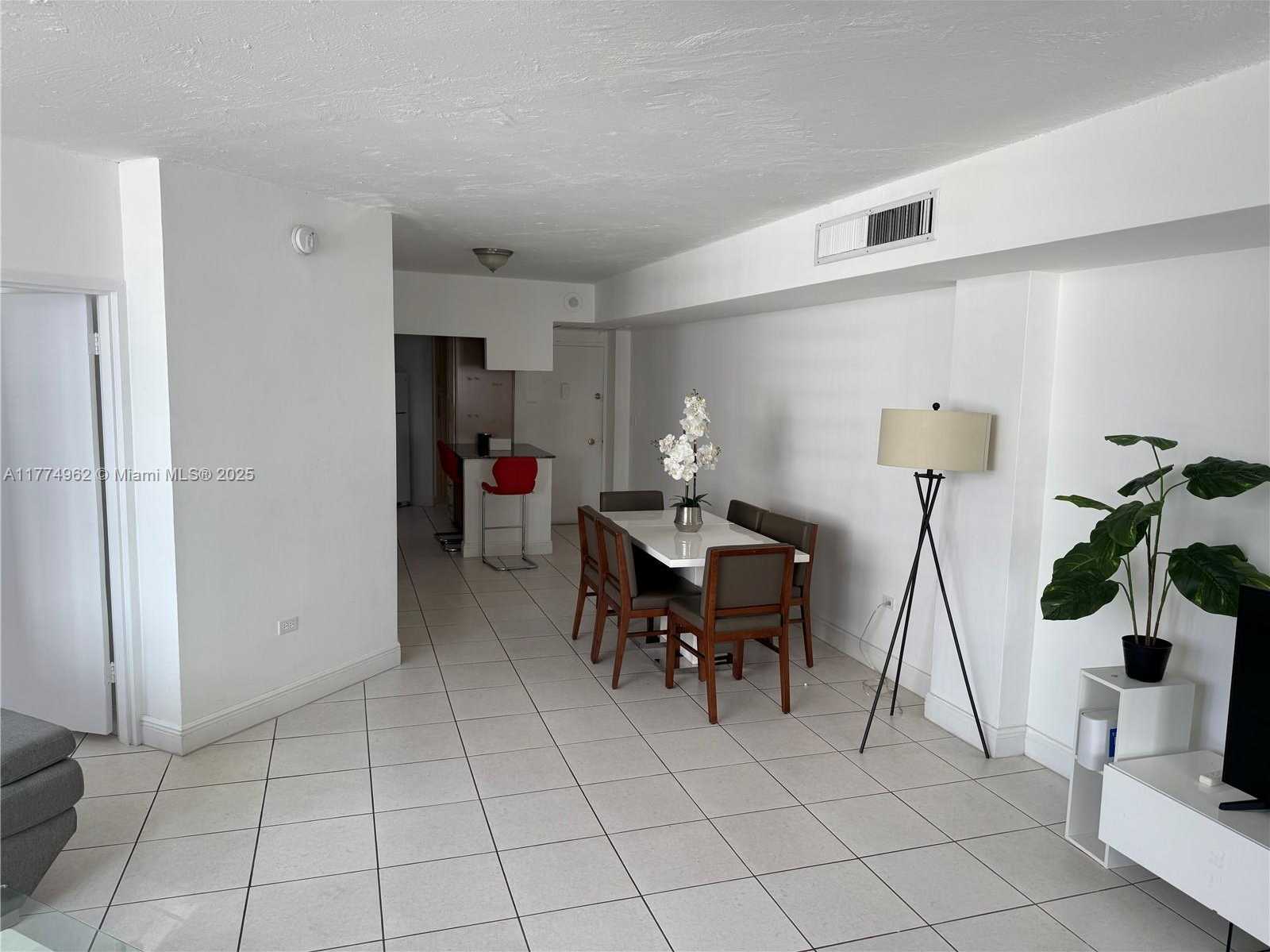 Small Image of 801 BRICKELL BAY DR #2064, Miami Number 11