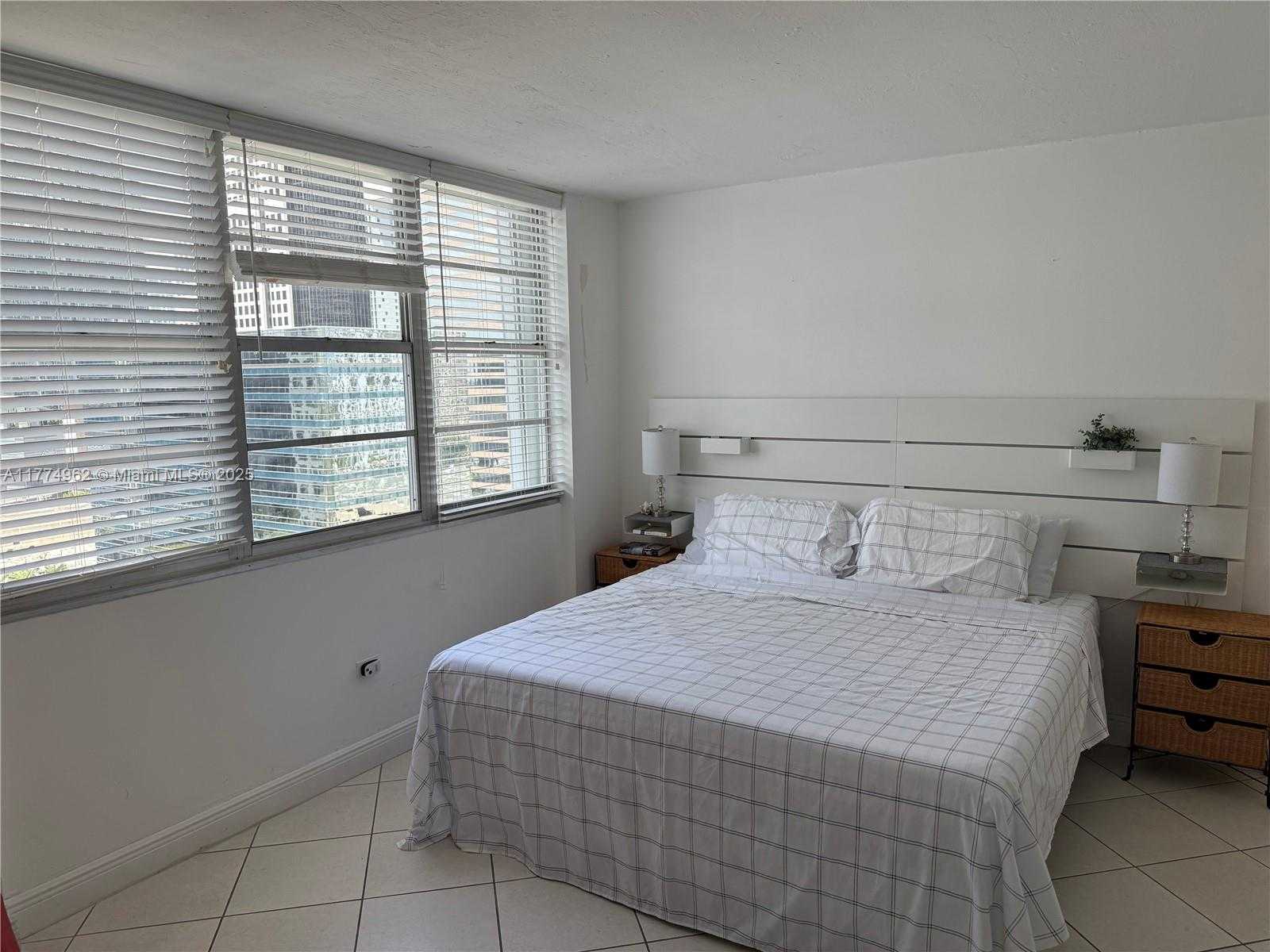 Small Image of 801 BRICKELL BAY DR #2064, Miami Number 17