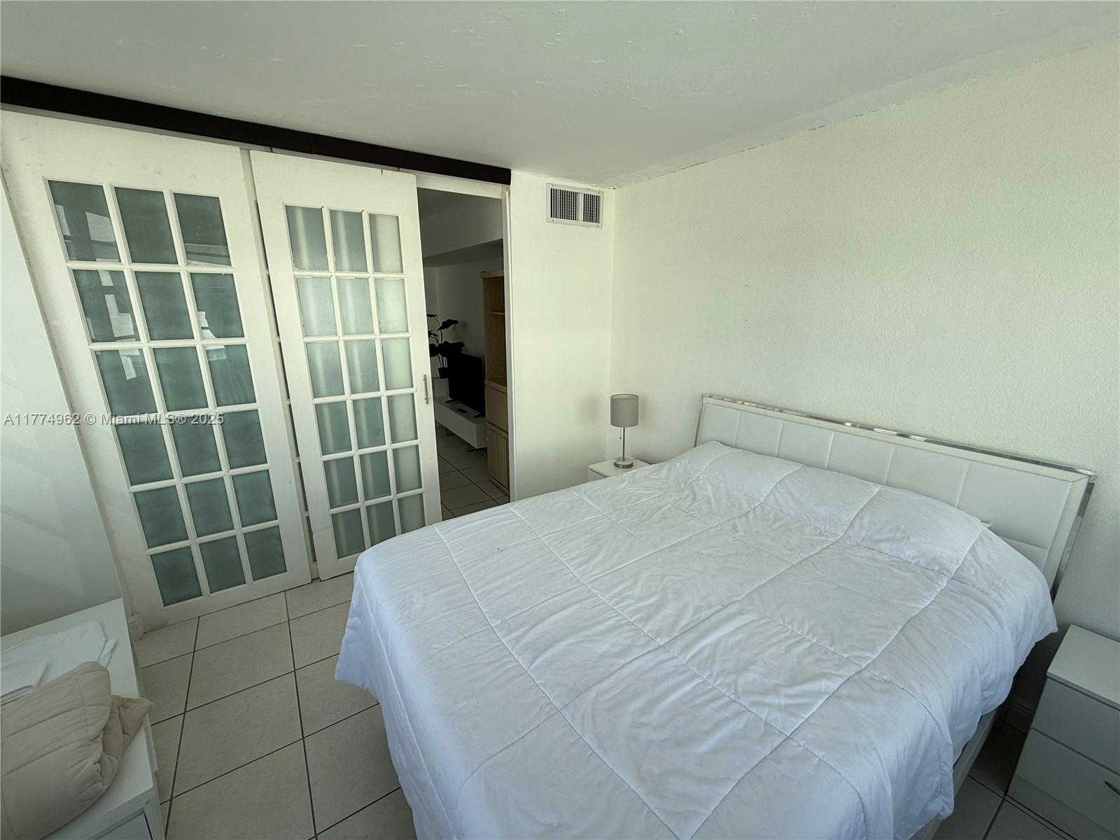 Small Image of 801 BRICKELL BAY DR #2064, Miami Number 21