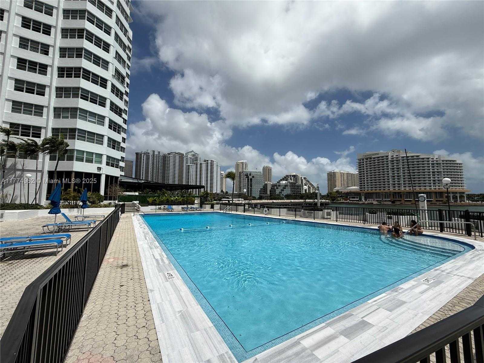 Small Image of 801 BRICKELL BAY DR #2064, Miami Number 26