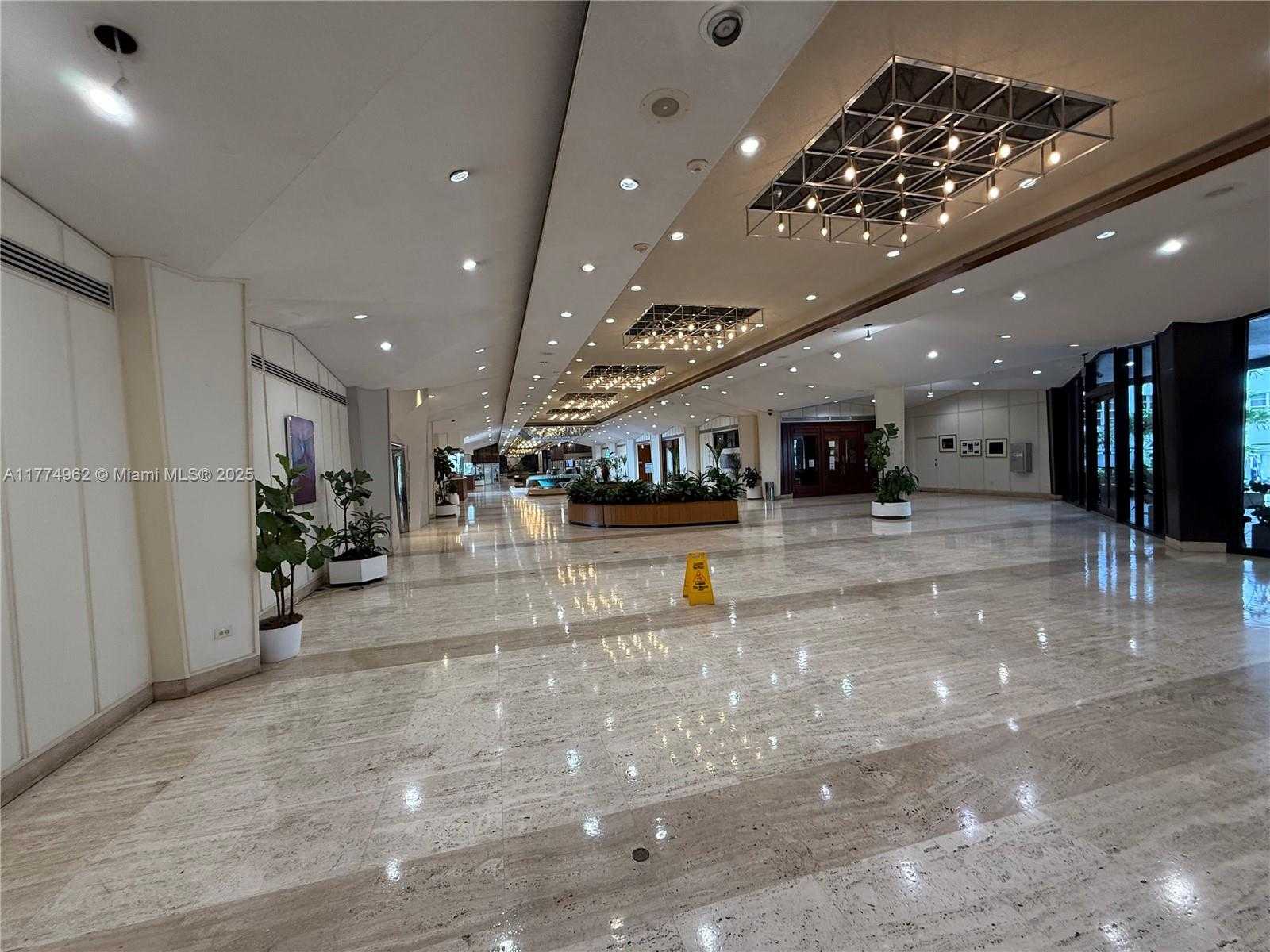 Small Image of 801 BRICKELL BAY DR #2064, Miami Number 4