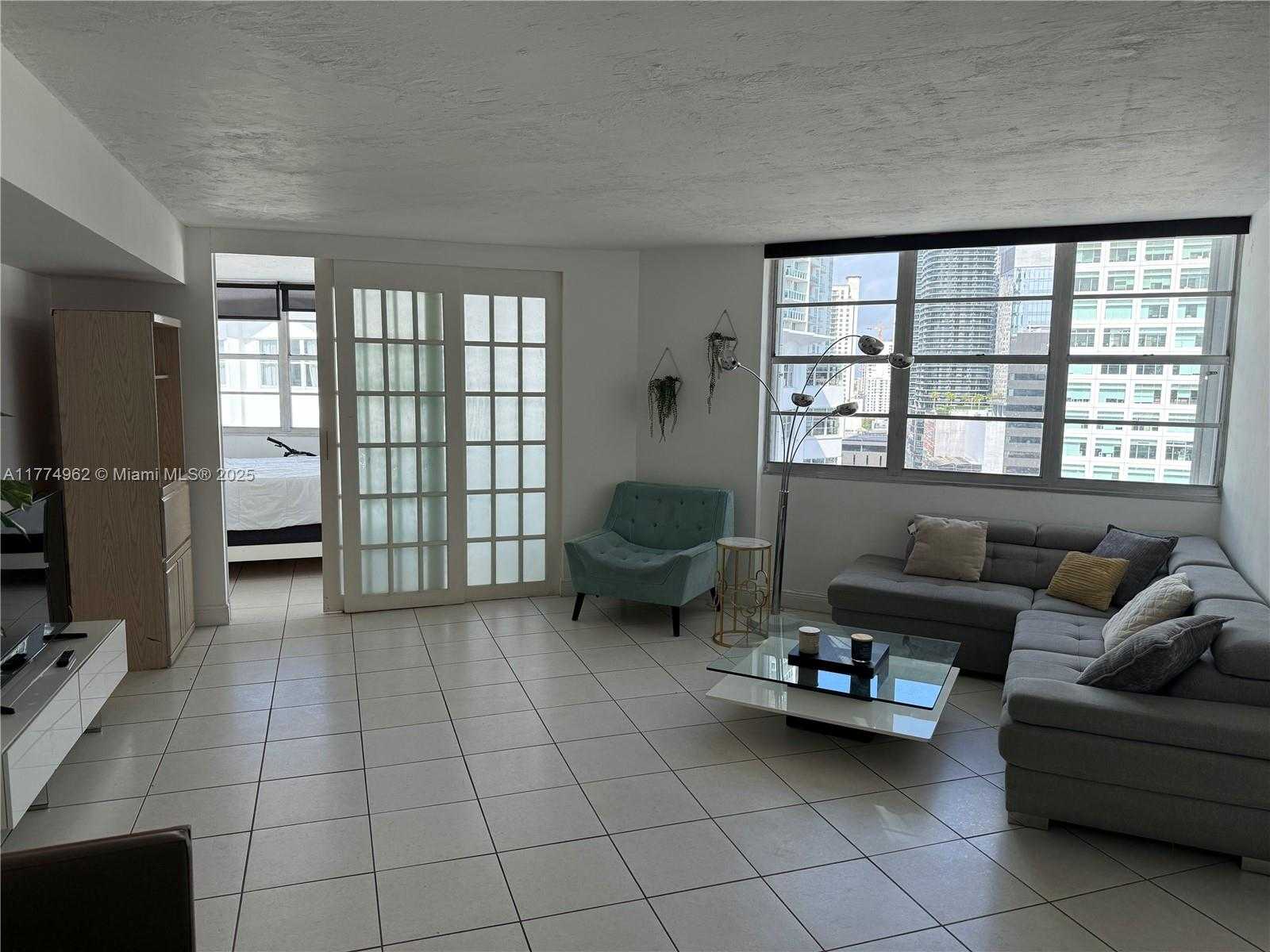Small Image of 801 BRICKELL BAY DR #2064, Miami Number 8