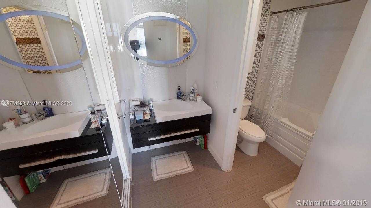 Small Image of 690 SOUTH WEST 1ST CT #1516, Miami Number 11