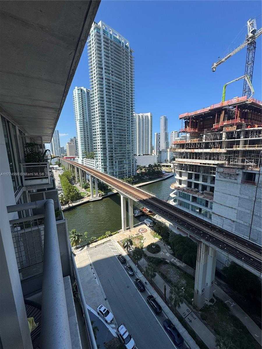Small Image of 690 SOUTH WEST 1ST CT #1516, Miami Number 15