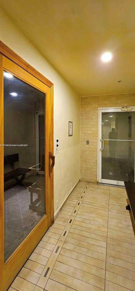 Small Image of 690 SOUTH WEST 1ST CT #1516, Miami Number 19