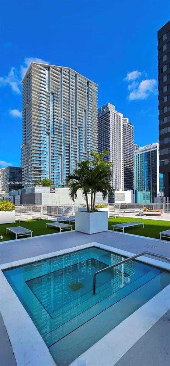 Small Image of 690 SOUTH WEST 1ST CT #1516, Miami Number 22