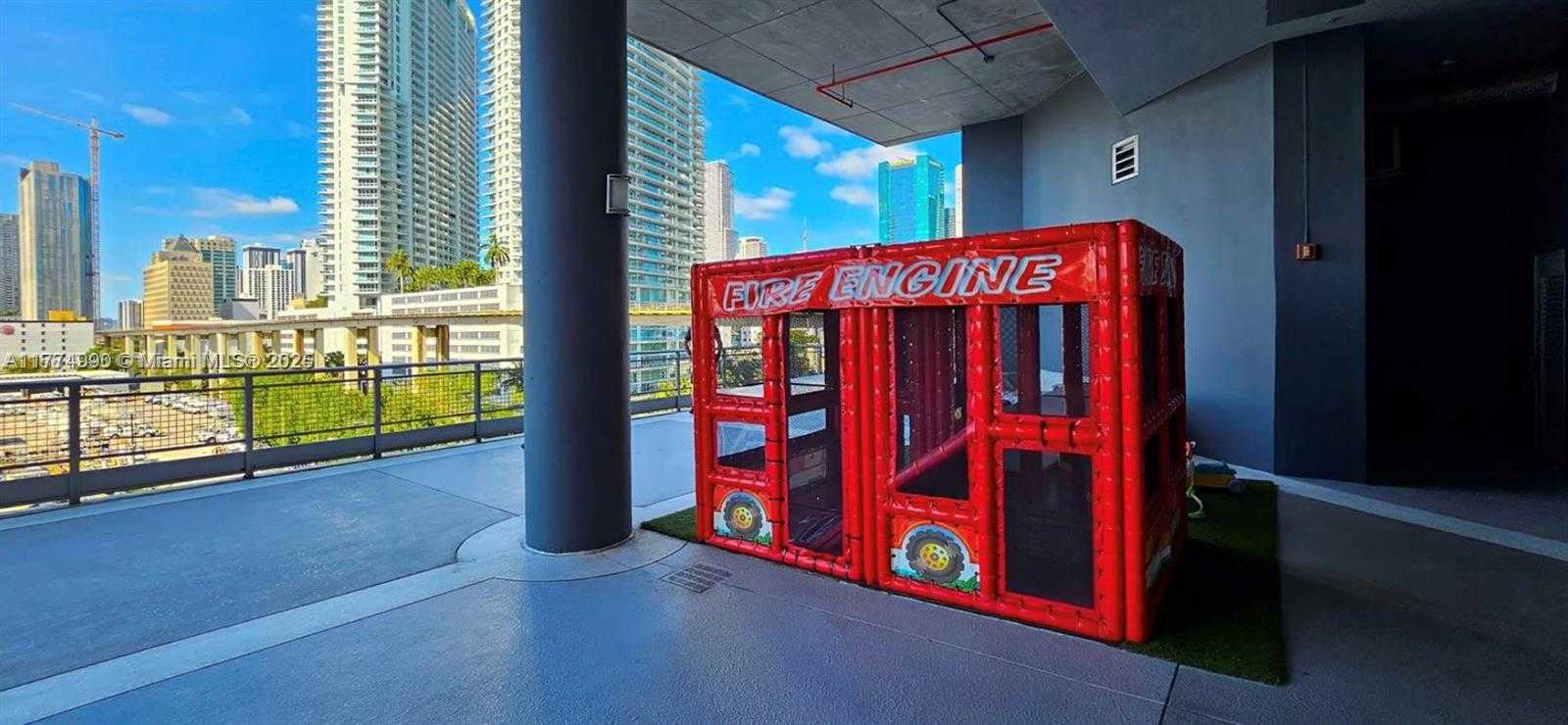 Small Image of 690 SOUTH WEST 1ST CT #1516, Miami Number 26