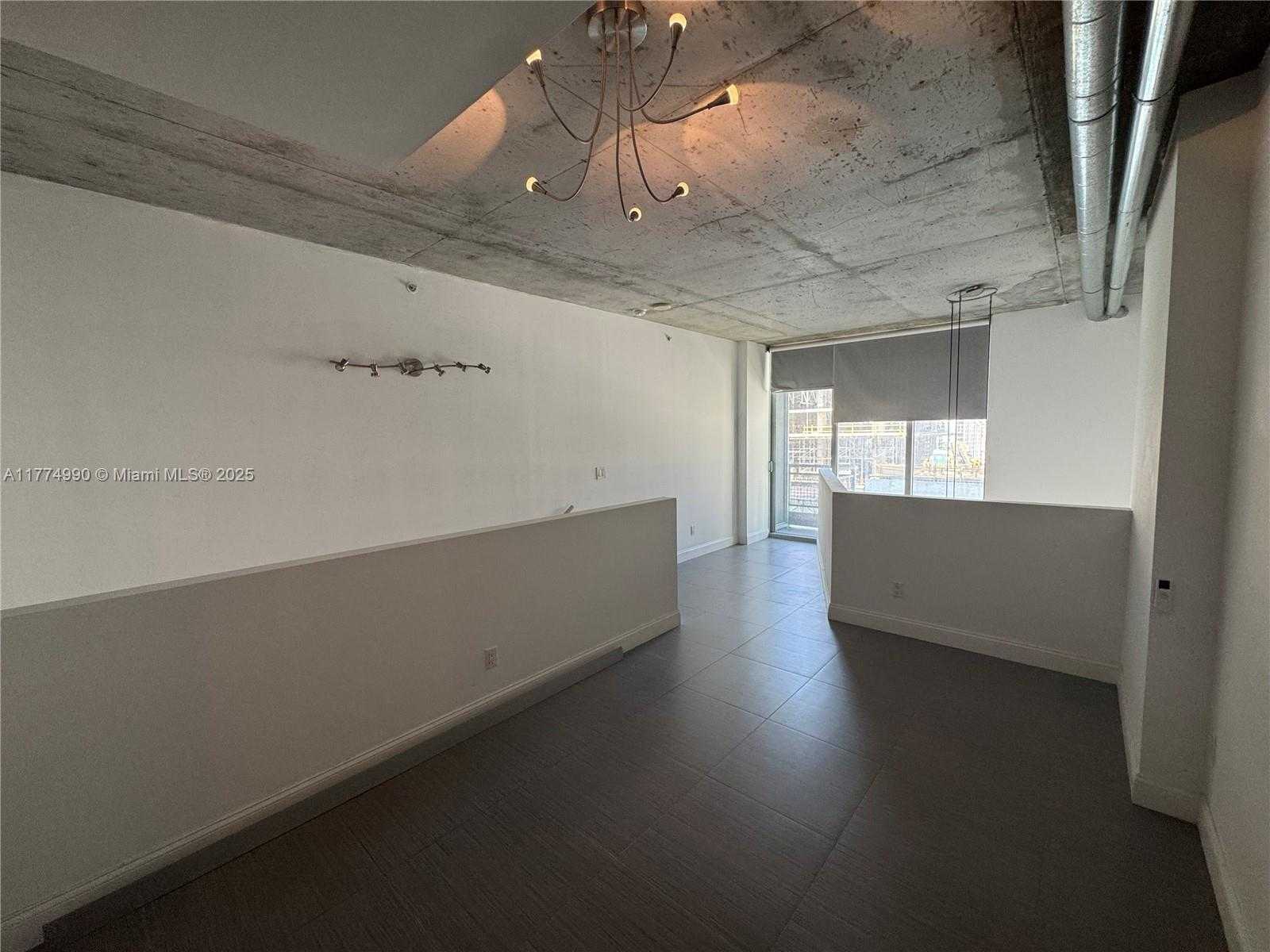 Small Image of 690 SOUTH WEST 1ST CT #1516, Miami Number 8