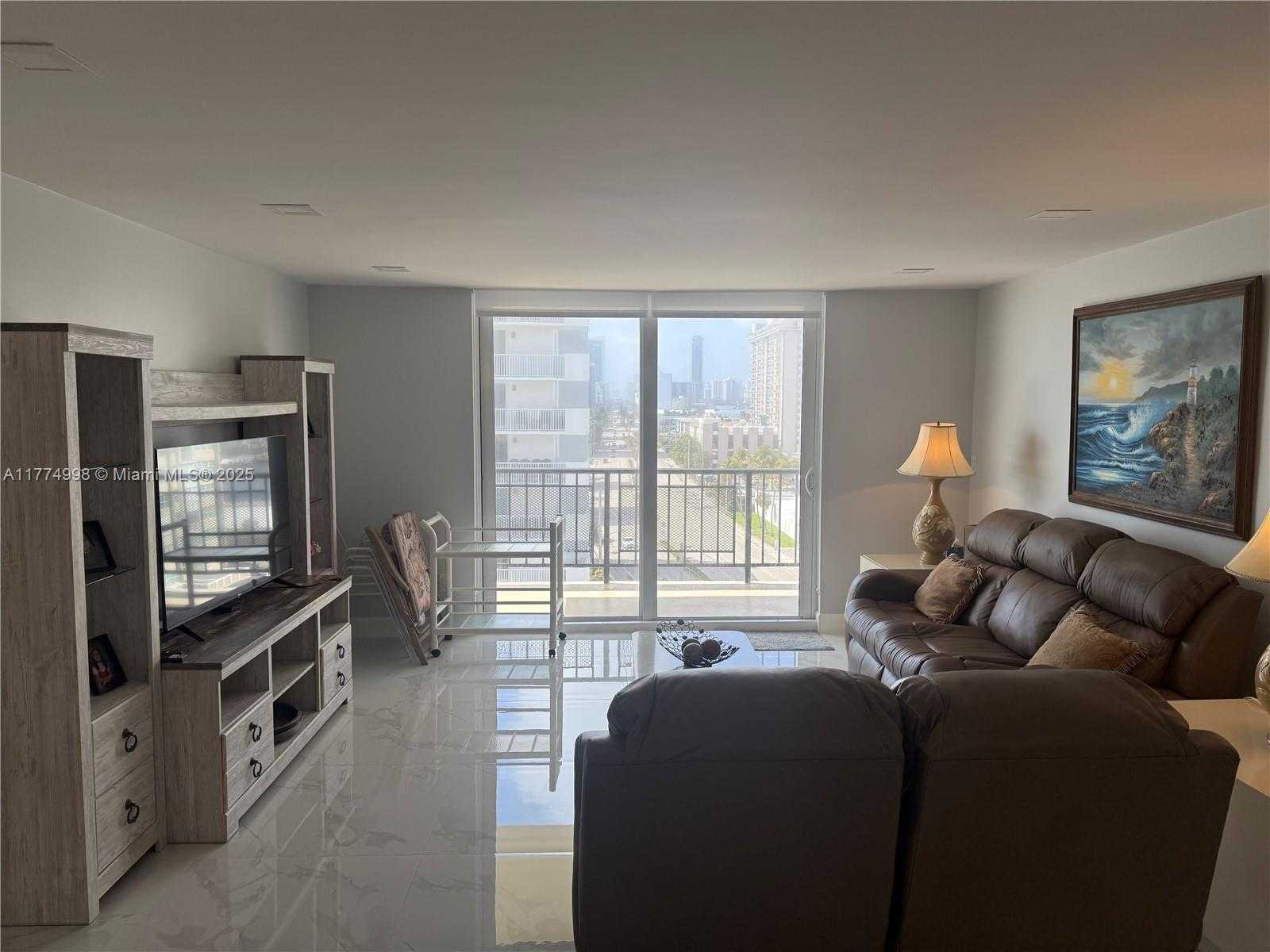 Small Image of 1501 SOUTH OCEAN DR #905, Hollywood Number 5