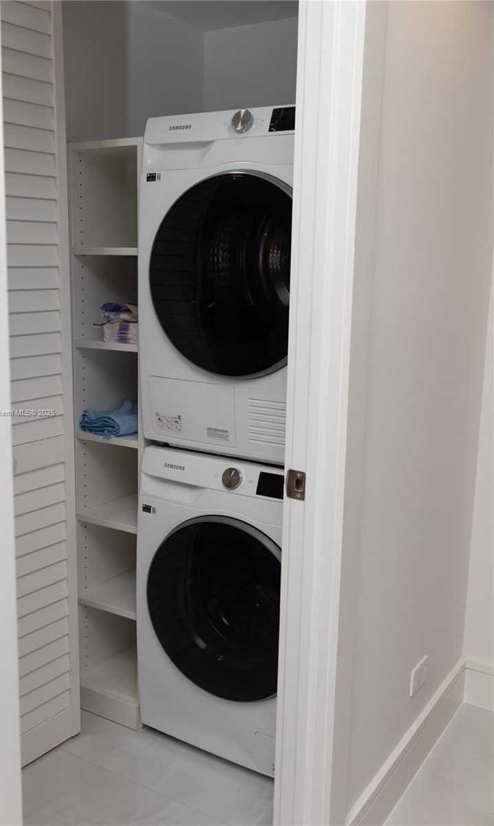 Small Image of 6039 COLLINS AVE #715, Miami Beach Number 11