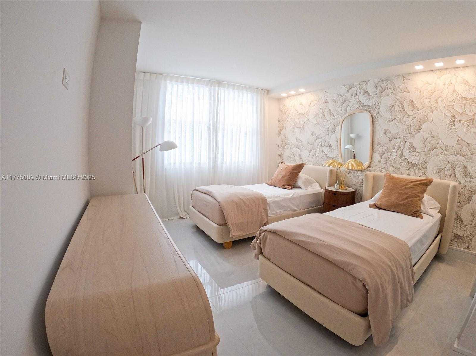 Small Image of 6039 COLLINS AVE #715, Miami Beach Number 12