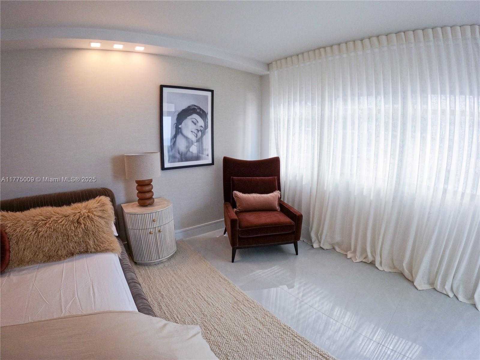 Small Image of 6039 COLLINS AVE #715, Miami Beach Number 23