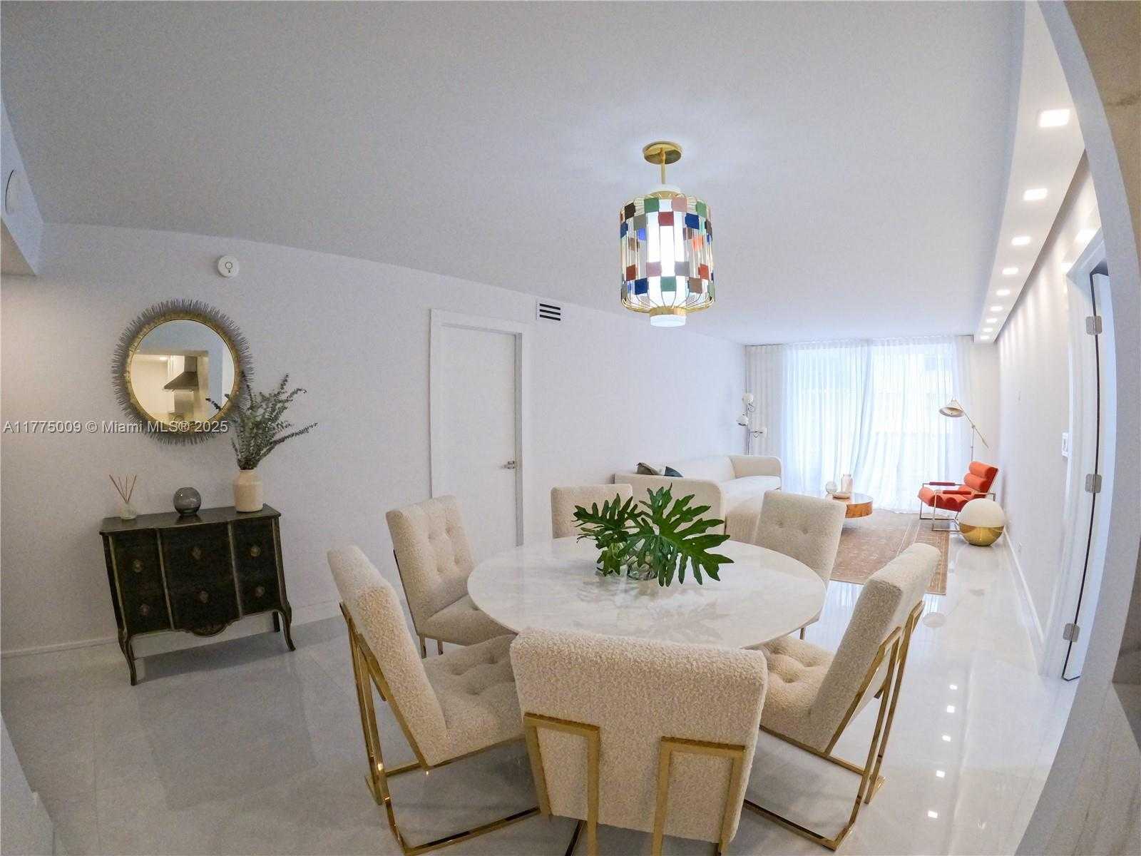 Small Image of 6039 COLLINS AVE #715, Miami Beach Number 3