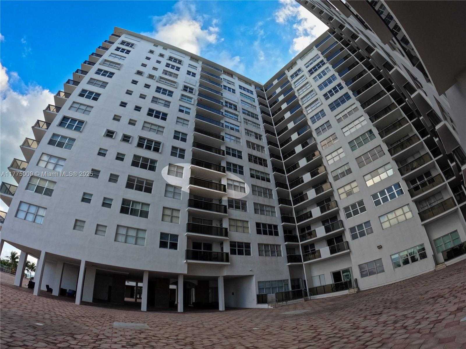 Small Image of 6039 COLLINS AVE #715, Miami Beach Number 54