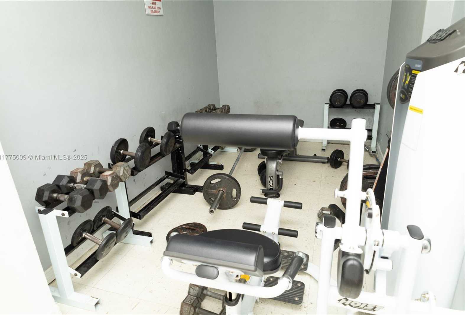 Small Image of 6039 COLLINS AVE #715, Miami Beach Number 57