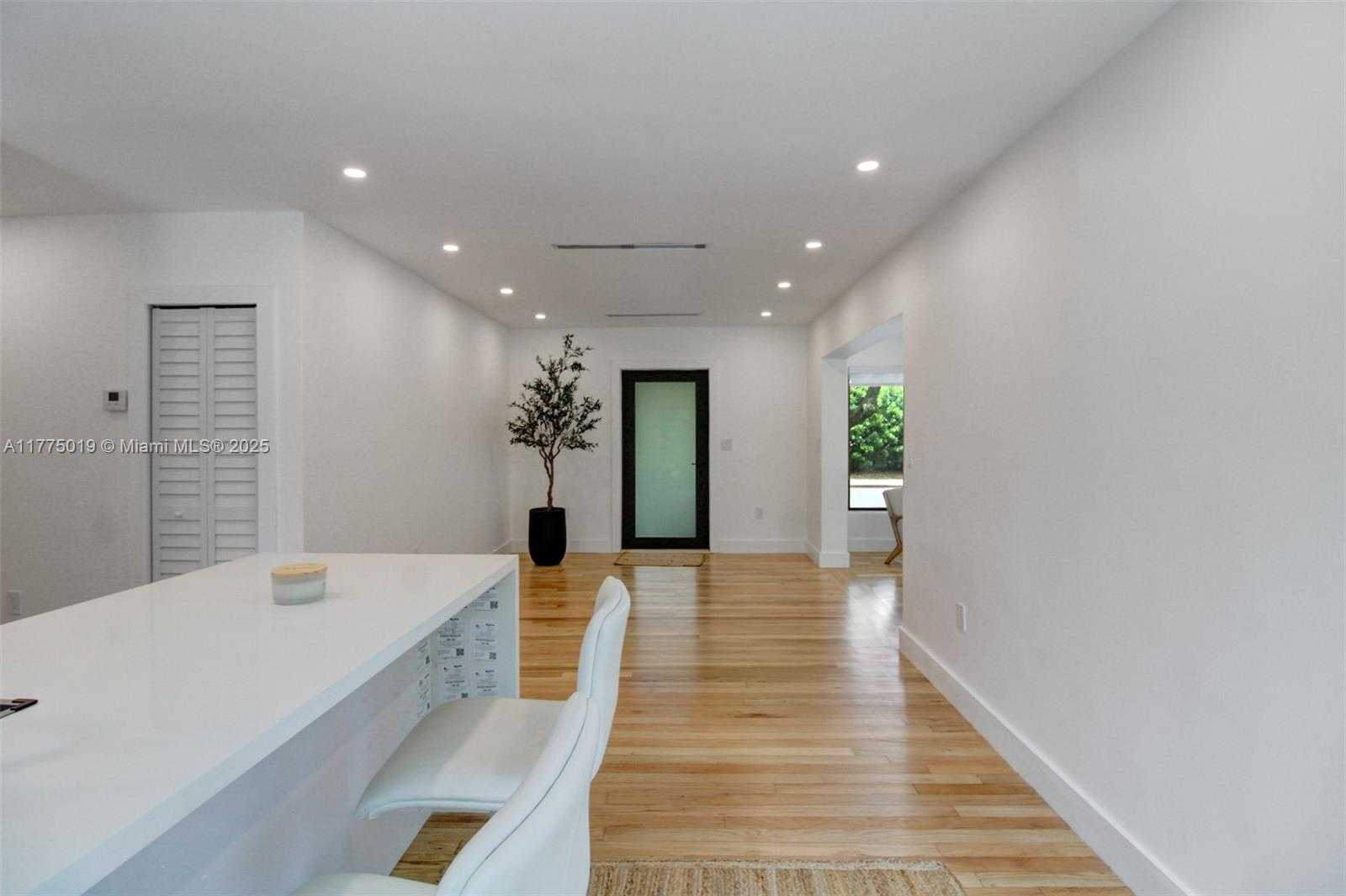 Small Image of 111 AVILA CT #111, Coral Gables Number 15