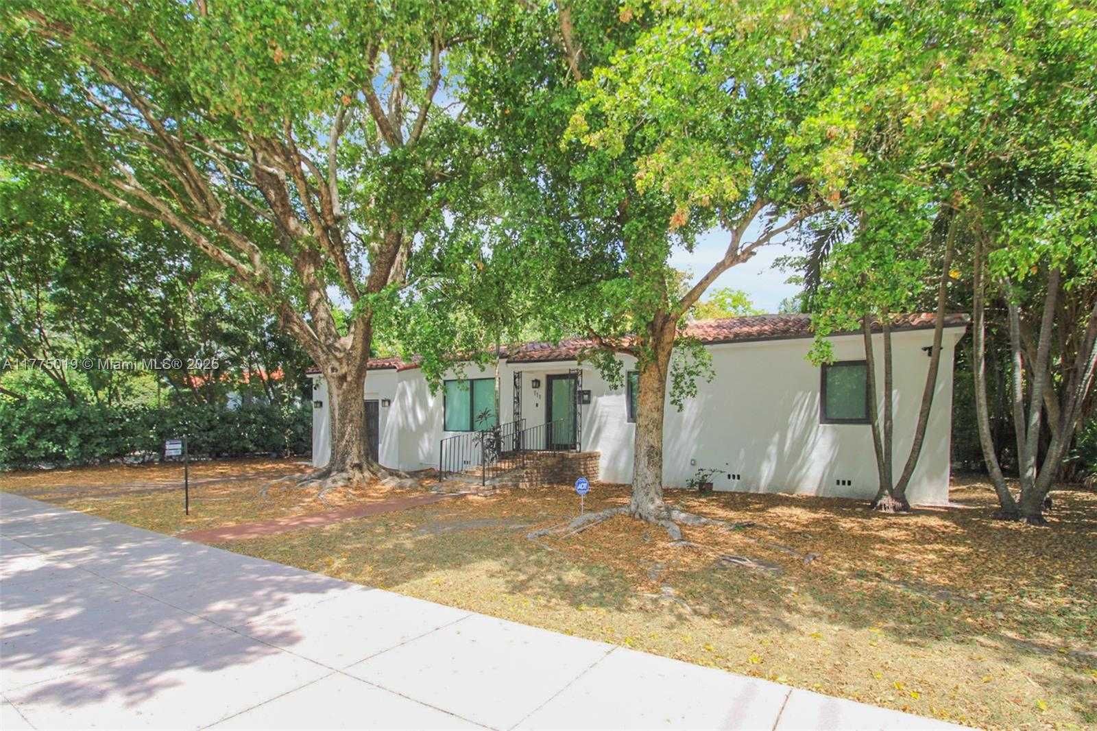 Small Image of 111 AVILA CT #111, Coral Gables Number 20