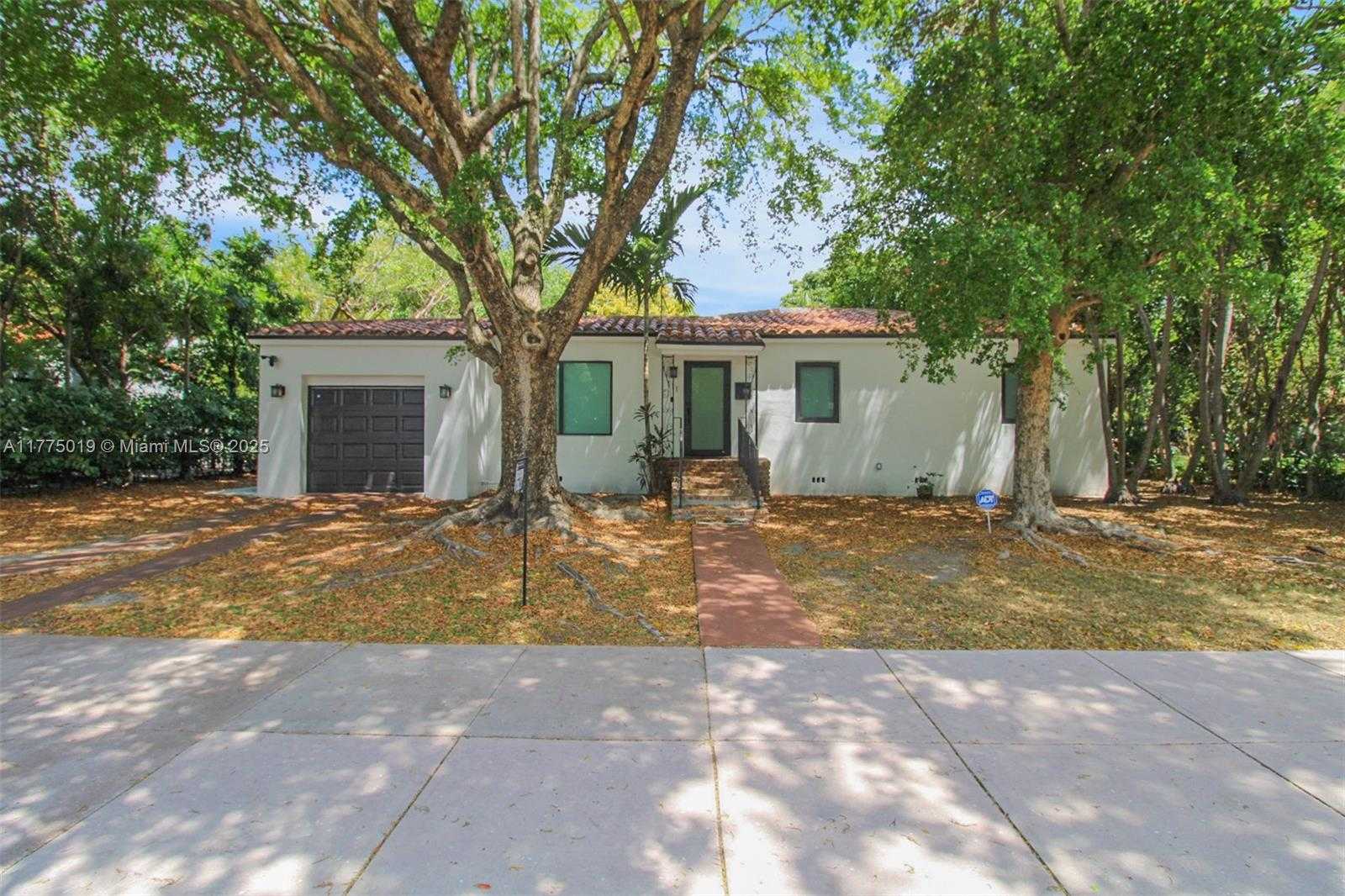 Small Image of 111 AVILA CT #111, Coral Gables Number 22