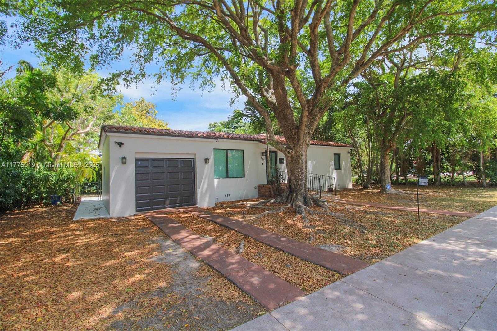Small Image of 111 AVILA CT #111, Coral Gables Number 23